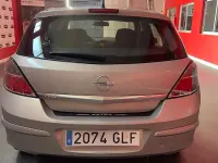 Usado Opel Astra Enjoy 115 CV (84 kW) 2009 Gris / plata Berlina