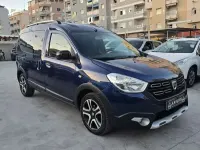 Usado Dacia Dokker Essentiel 90 CV (66 kW) 2018 Azul Monovolumen