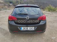 Usado Opel Astra Cosmo 125 CV (91 kW) 2010 Negro Berlina