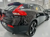 Usado Volvo V40 R-Design Momentum 150 CV (110 kW) 2017 Negro Berlina