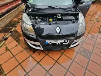 Usado Renault Scénic III Dynamique 110 CV (80 kW) 2011 Negro Monovolumen