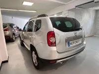 Usado Dacia Duster Lauréate 109 CV (80 kW) 2011 Gris / plata SUV