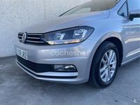 Usado VW Touran Advance 110 CV (80 kW) 2016 Gris / plata Monovolumen