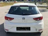 Usado Seat Leon Style 130 CV (95 kW) 2019 Blanco Berlina