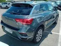 Usado VW T-Roc Advance 150 CV (110 kW) 2021 Gris metalizado SUV