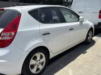 Usado Hyundai i30 Comfort 109 CV (80 kW) 2009 Blanco Berlina