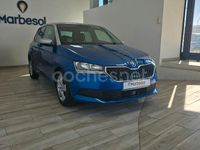 Usado Skoda Fabia Active 95 CV (69 kW) 2021 Azul Berlina