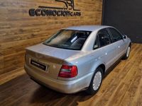 Usado Audi A4 125 CV (91 kW) 1997 Gris / plata Berlina