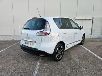 Usado Renault Scénic Bose Edition 130 CV (95 kW) 2016 Blanco Monovolumen