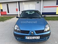 Usado Renault Clio II 75 CV (55 kW) 2002 Azul Berlina