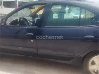Usado Renault Mégane 100 CV (73 kW) 2000 Negro Berlina