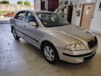Usado Skoda Octavia Elegance 140 CV (102 kW) 2006 Gris / plata Berlina