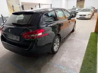Usado Peugeot 308 SW Business-Line 131 CV (96 kW) 2019 Gris / plata Familiar
