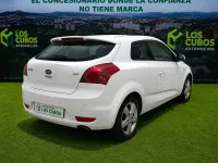Usado Kia ProCeed 90 CV (66 kW) 2011 Blanco Utilitario