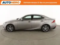 Usado Lexus IS300h Executive Line 223 CV (164 kW) 2019 Gris / plata Berlina