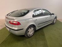 Usado Renault Laguna II Dynamique 120 CV (88 kW) 2003 Gris / plata Berlina