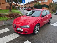 Usado Alfa Romeo 147 Distinctive 120 CV (88 kW) 2006 Rojo Utilitario