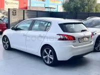 Usado Peugeot 308 Allure 150 CV (110 kW) 2016 Blanco Berlina