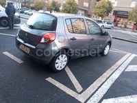 Usado Renault Clio II Expression 75 CV (55 kW) 2010 Gris / plata Berlina