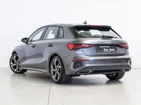 Usado Audi A3 Ambiente 150 CV (110 kW) 2022 Gris / plata Berlina