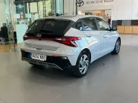 Usado Hyundai i20 100 CV (73 kW) 2025 Gris / plata Utilitario
