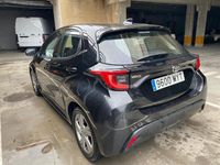 Usado Toyota Yaris Hybrid Active 116 CV (85 kW) 2025 Negro Berlina