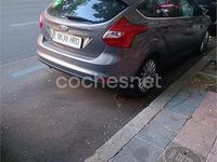 Usado Ford Focus Titanium 125 CV (91 kW) 2013 Gris / plata Berlina