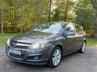 Usado Opel Astra Cosmo 140 CV (102 kW) 2008 Negro Berlina