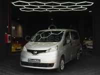 Usado Nissan NV200 Comfort 90 CV (66 kW) 2013 Gris / plata Monovolumen