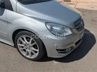 Usado Mercedes B180 Sport Edition 109 CV (80 kW) 2010 Gris / plata Monovolumen
