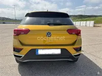 Usado VW T-Roc Advance 150 CV (110 kW) 2021 Amarillo SUV