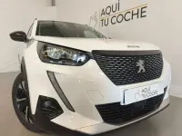 Usado Peugeot 2008 Allure 130 CV (95 kW) 2022 Blanco SUV