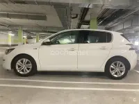 Usado Peugeot 308 Style 120 CV (88 kW) 2015 Blanco Berlina