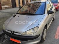 Usado Peugeot 206 70 CV (51 kW) 2002 Gris / plata Berlina