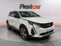 Usado Peugeot 5008 Allure 130 CV (95 kW) 2024 Blanco SUV