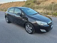 Usado Opel Astra Enjoy 110 CV (80 kW) 2011 Negro Berlina