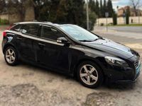 Begagnad Volvo V40 Momentum 120 HK (88 kW) 2015 Svart Halvkombi