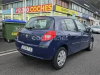 Usado Renault Clio II Dynamique 100 CV (73 kW) 2007 Azul Berlina