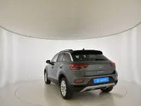 Usado VW T-Roc Life 110 CV (80 kW) 2022 Gris/plata SUV