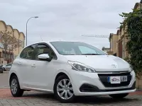 Usado Peugeot 208 Allure 99 CV (72 kW) 2019 Blanco Utilitario