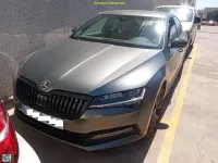 Usado Skoda Superb SportLine 150 CV (110 kW) 2023 Gris Berlina