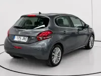 Usado Peugeot 208 Allure 100 CV (73 kW) 2016 Gris Utilitario