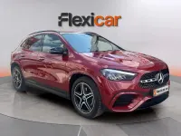 Usado Mercedes GLA200 150 CV (110 kW) 2025 Rojo SUV