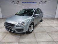 Usado Ford Focus Ghia 100 CV (73 kW) 2005 Azul Berlina