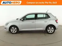 Usado Skoda Fabia Ambition 95 CV (69 kW) 2018 Plateado Utilitario