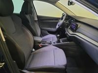 Usado Skoda Octavia Ambition 110 CV (80 kW) 2023 Color azul Familiar
