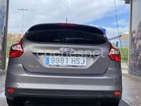 Usado Ford Focus Trend 115 CV (84 kW) 2013 Gris / plata Berlina