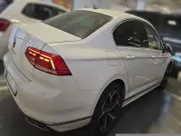 Usado VW Passat R-line 150 CV (110 kW) 2020 Blanco Berlina