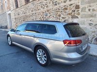 Usado VW Passat Advance 150 CV (110 kW) 2019 Gris / plata Familiar
