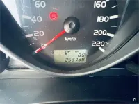 Usado Mitsubishi Colt Invite 95 CV (69 kW) 2006 Rojo Berlina